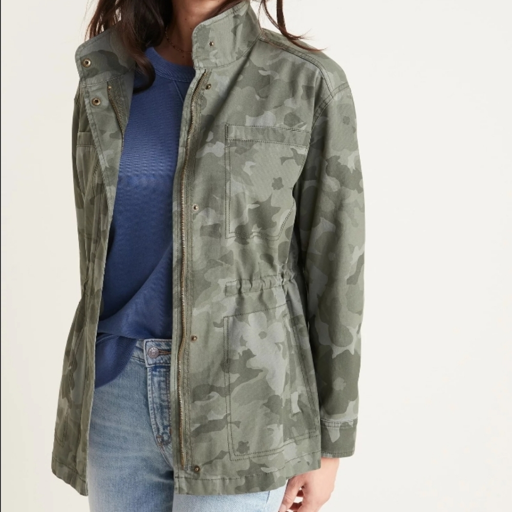 Old Navy Camo Jacket Size M